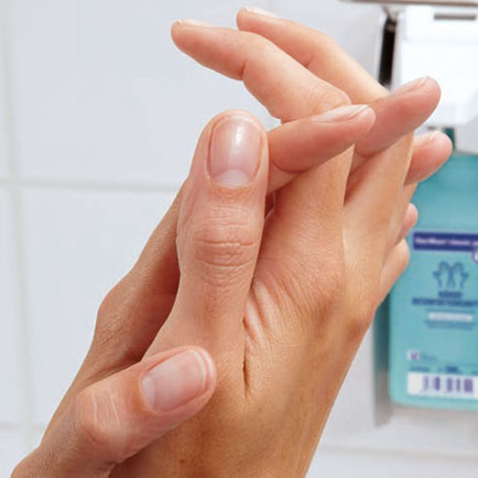 Sterillium® classic pure, eines der ersten farbstoff- und parfümfreien Hände-Desinfektionsmittel wird eingeführt
